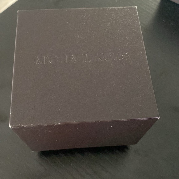 Michael Kors Skylar Gold Ladies Watch - Picture 2 of 13